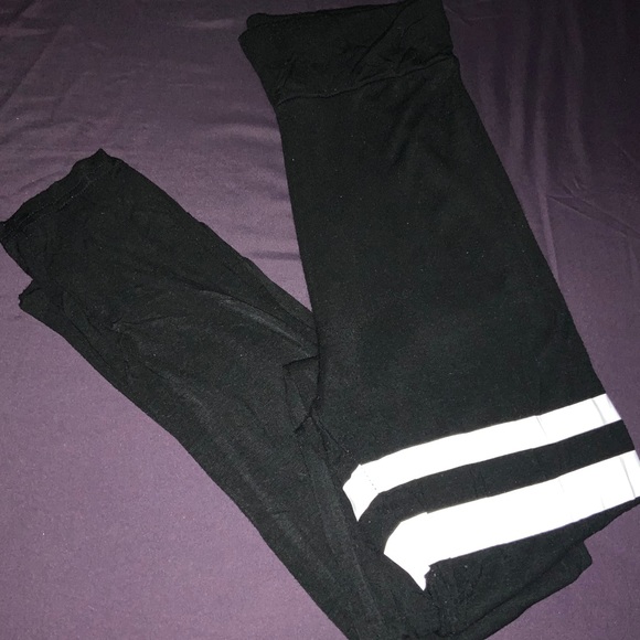 Asymmetric Striped Leggings - Picture 2 of 10